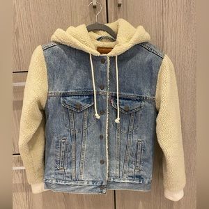 Vintage Levi’s shearling jean jacket